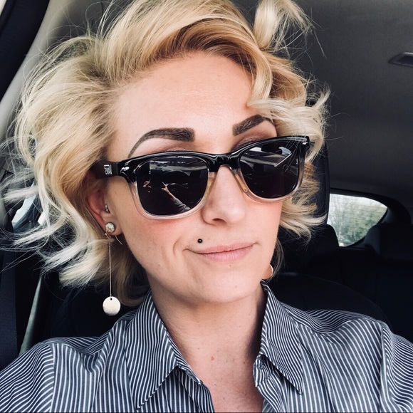 Meet your Posher, Catherine - Picture 1 of 1